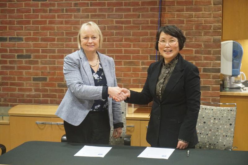 2575e962-f809-45c6-8118-b26bdce87952