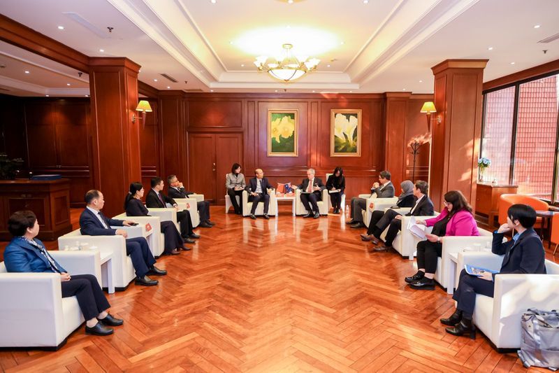 f52eaf78-a937-472e-9416-16116233b189