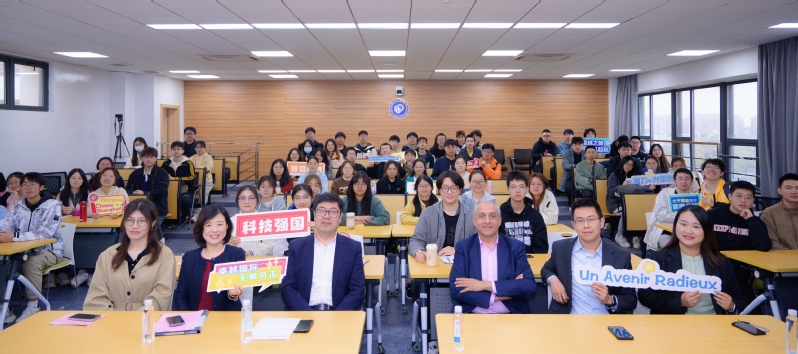 2ccabb14-c878-42e0-89c9-73070e70095b